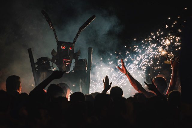 8500 personas vuelven a danzar junto al Diablo en Tijarafe