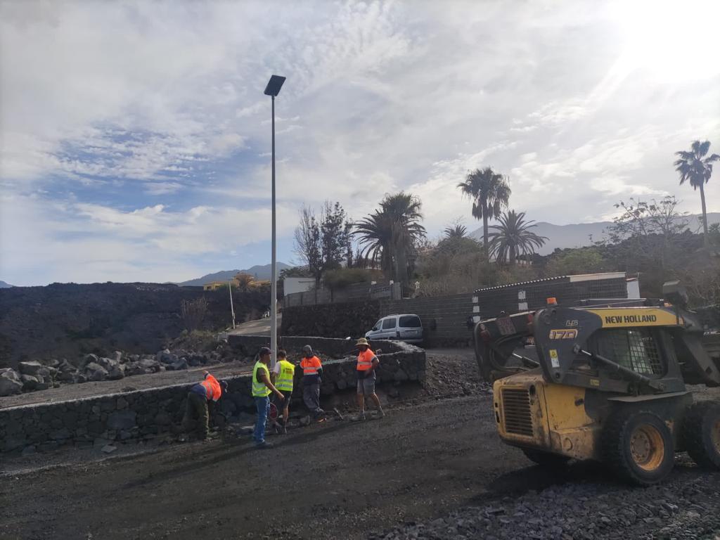 Comienza la instalación del alumbrado de la carretera La Laguna – Las Norias, que permitirá abrir la vía sin restricciones horarias