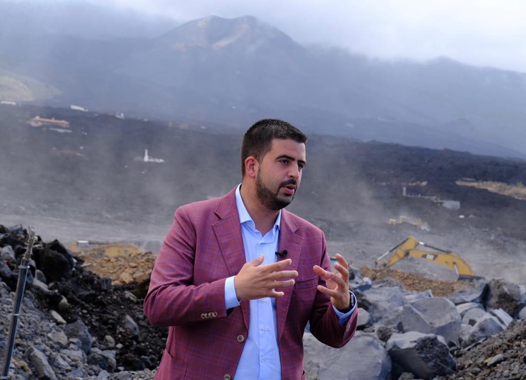 El Cabildo inyecta 3,4 millones de euros más en la recuperación de las comunicaciones afectadas por la erupción volcánica