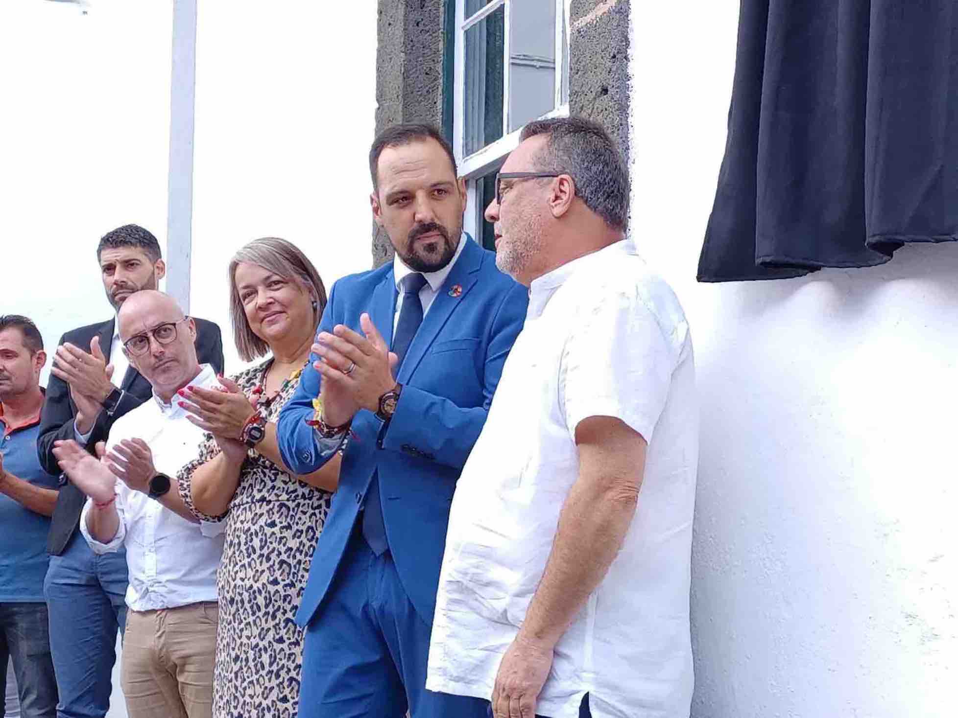 Breña Alta distingue a José Eduardo Martín y le pone su nombre a la Escuela Municipal de Folclore
