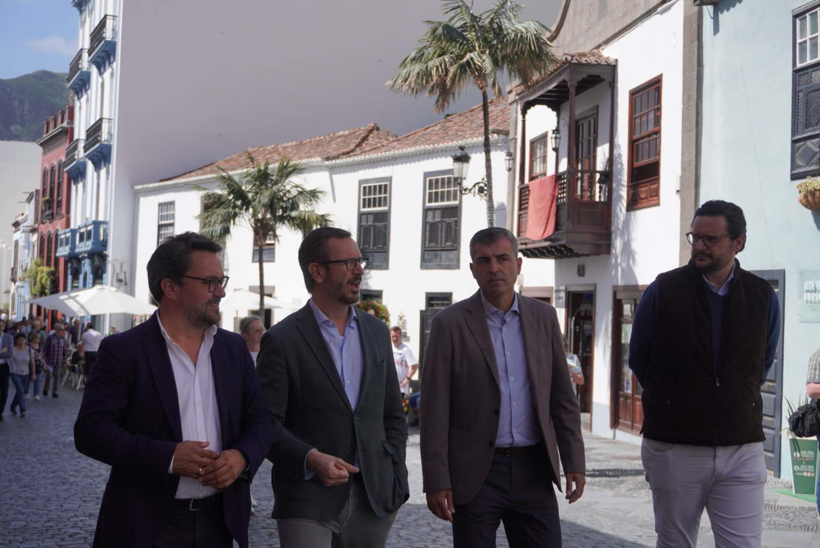 Manuel Domínguez: “Los gobiernos de Sánchez y Torres han abandonado a La Palma”