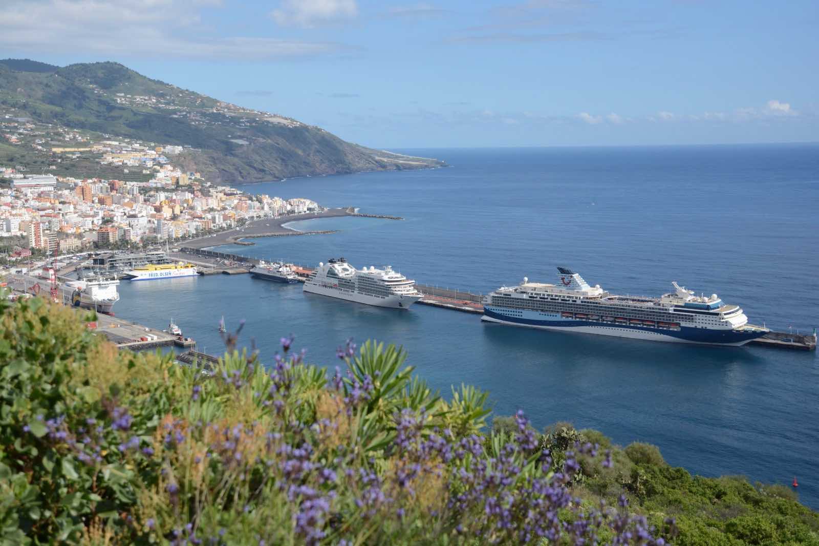 La compañía MSC Cruceros se compromete con el Cabildo a mantener la conectividad con La Palma