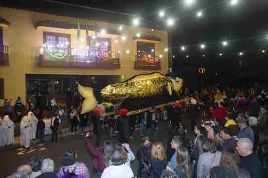 Puntallana despide el carnaval con el tradicional Entierro de la Sardina