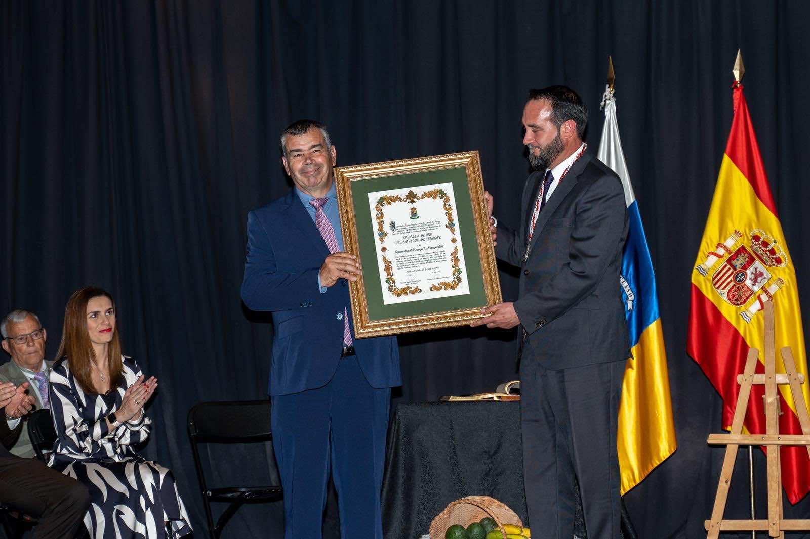 Tijarafe concede la Medalla de Oro del Municipio a la Cooperativa La Prosperidad