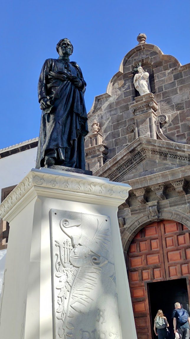 Finalizan los trabajos de restauración de la estatua del padre Díaz en la plaza de España de Santa Cruz de La Palma