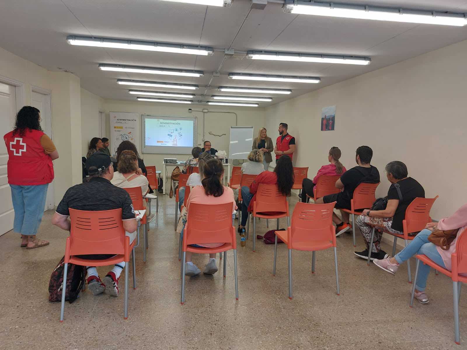 Cruz Roja contribuye a mejorar la empleabilidad de las familias damnificadas de La Palma, en su compromiso de apoyar la recuperación de la isla