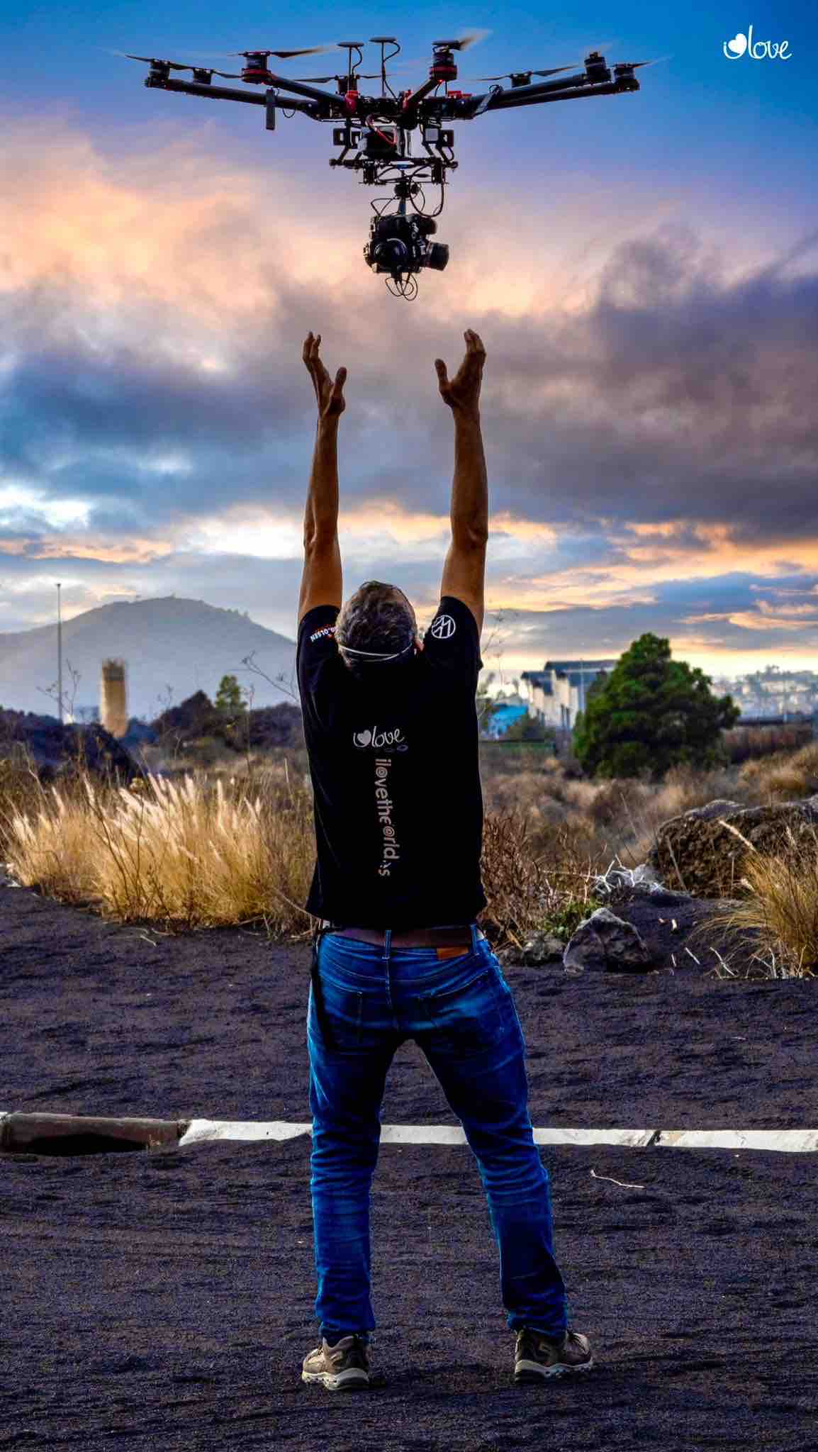I Love The World vuelve a La Palma para fotografiar con dron las zonas de la catástrofe volcánica que le pidan los damnificados