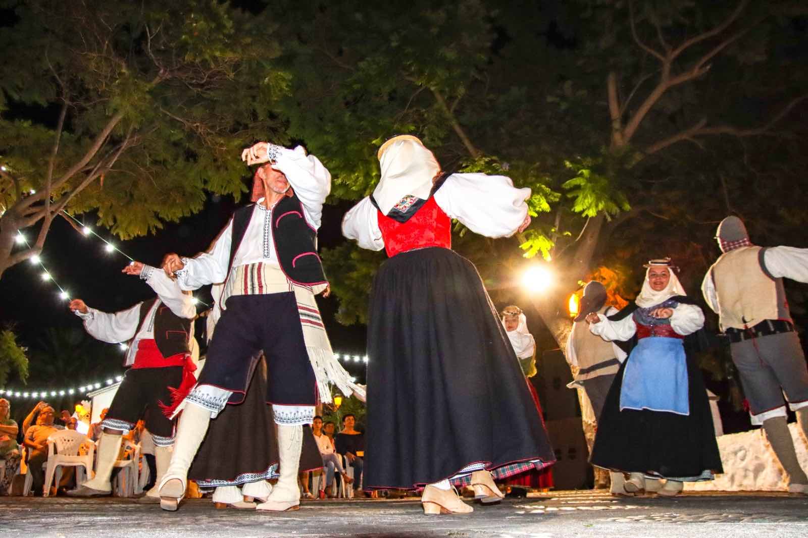El ayuntamiento de Santa Cruz de La Palma y la agrupación Tuhoco promueven la enseñanza del folclore canario