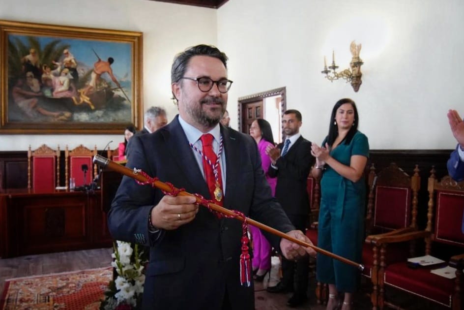 Asier Antona toma posesión como nuevo alcalde de Santa Cruz de La Palma