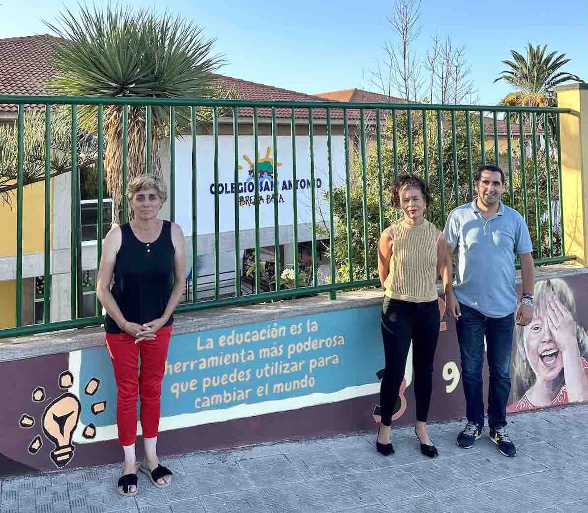 Un vistoso mural en el CEIP San Antonio continúa la apuesta de Breña Baja para embellecer espacios públicos