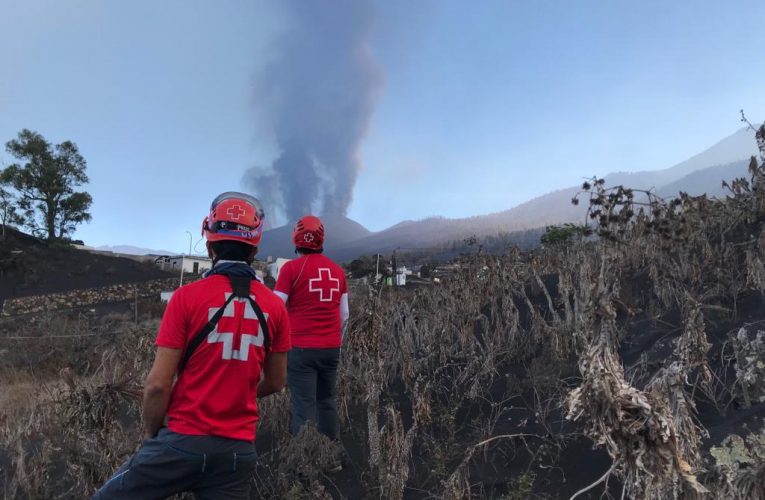 Dos años después, Cruz Roja sigue acompañando a las personas afectadas por la erupción volcánica de La Palma
