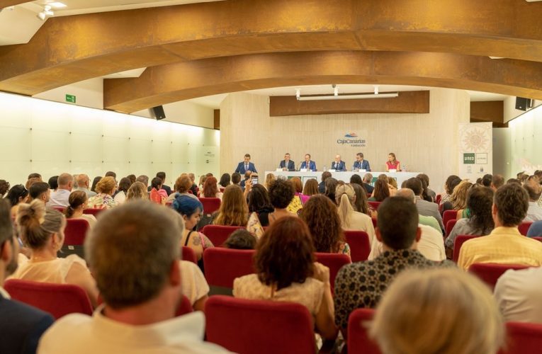 UNED La Palma recupera de nuevo la tradicional celebración del acto de apertura con éxito de participación