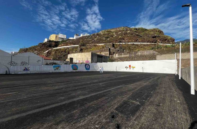 Comienzan los trabajos de asfaltado del Centro de Ocio Polivalente de Santa Cruz de La Palma 
