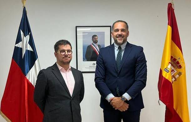 Kilian Sánchez aborda con el embajador de Chile en España vías de cooperación en materia de ciencia y astroturismo