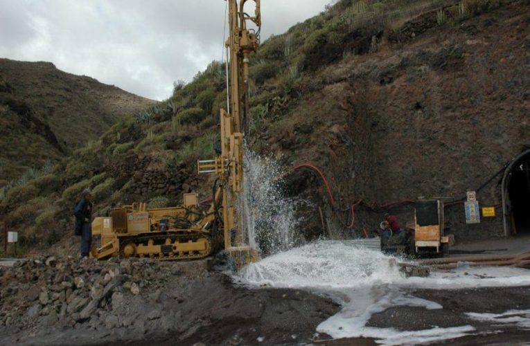 La Asociación Agua para La Palma ofrece a los ayuntamientos del noroeste las soluciones para acabar con la “dantesca” restricción de agua en una isla donde sobra este recurso natural 