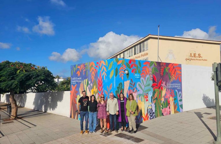 Los Llanos de Aridane homenajea la diversidad con un mural en el IES José María Pérez Pulido