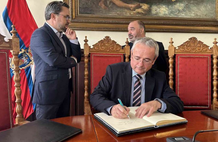 El alcalde de Santa Cruz de La Palma se reúne con el embajador de Eslovenia 