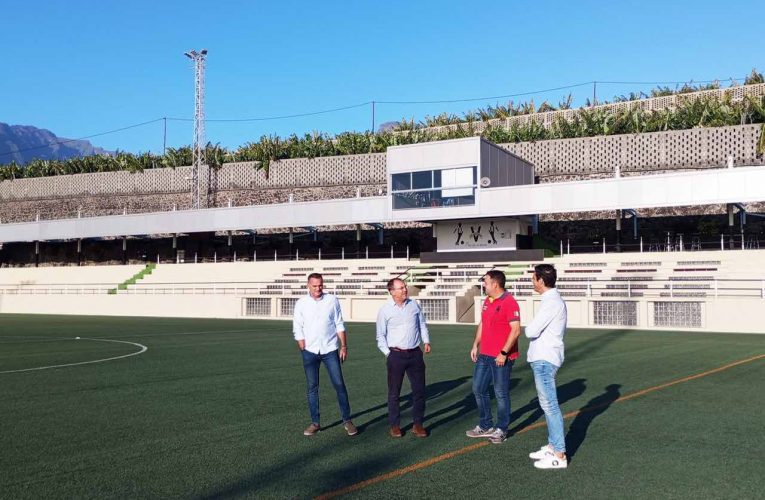 Tazacorte renueva los baños y cambia las luminarias del Campo de Fútbol Municipal
