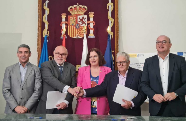 El Ministerio de Agricultura, Pesca y Alimentación aumenta en un 55 % la inversión para modernizar plataneras en la isla de La Palma