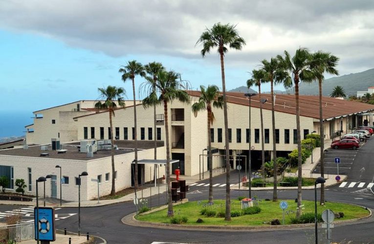 La Consejería de Presidencia mejora la dotación de la sala de autopsias del Hospital de La Palma para uso del IML 