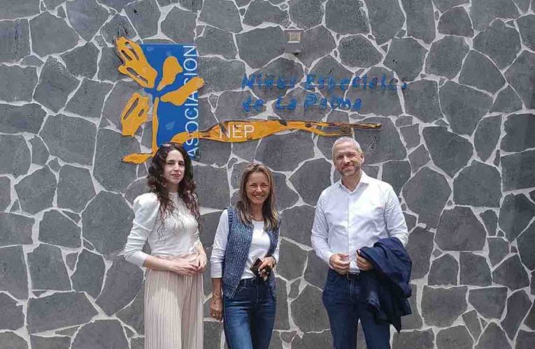 90 personas se benefician de las terapias acuáticas en NEP La Palma