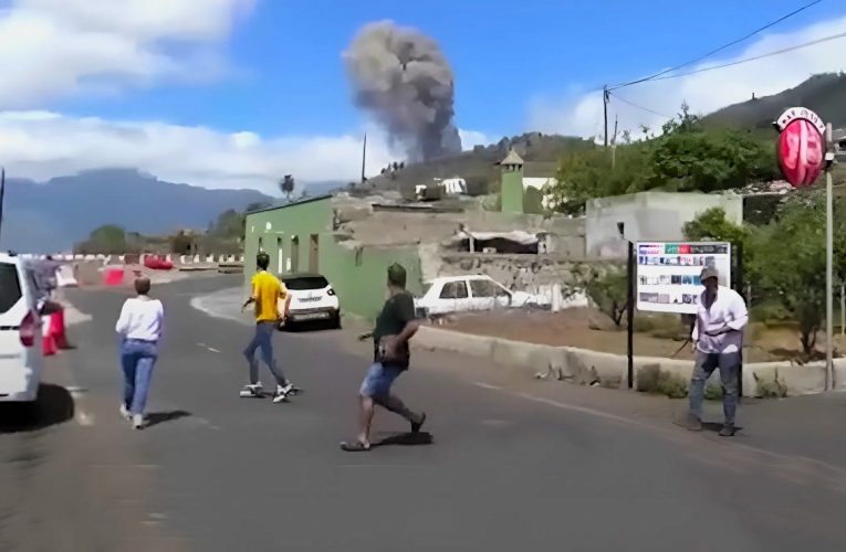 El Gobierno canario permitirá a la oposición oír las grabaciones del PEVOLCA pero se las deniega a los afectados del volcán