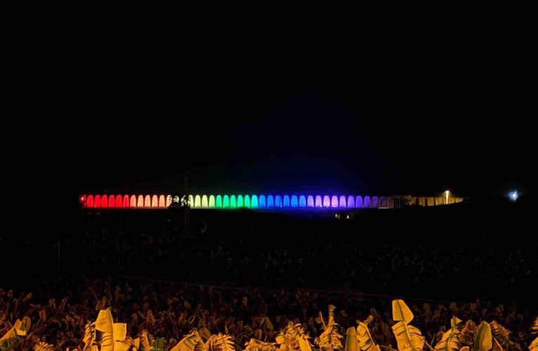 El Love Festival recupera la iluminación de los arcos del Puerto de Tazacorte con la bandera LGTBIQ+