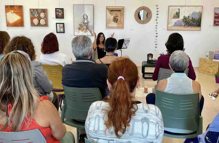 La Palma acoge la última sesión de ‘Caleidoscopio’, un recital poético musicado sobre escritoras canarias