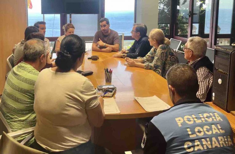El Ayuntamiento de Breña Baja reúne la Mesa Intersectorial de Salud para diseñar la programación 2025 con personas mayores