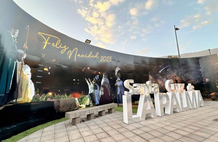 Santa Cruz de La Palma anuncia la Navidad con una imagen panorámica que recrea la tradición del Auto de Reyes en la Cueva de Carías 