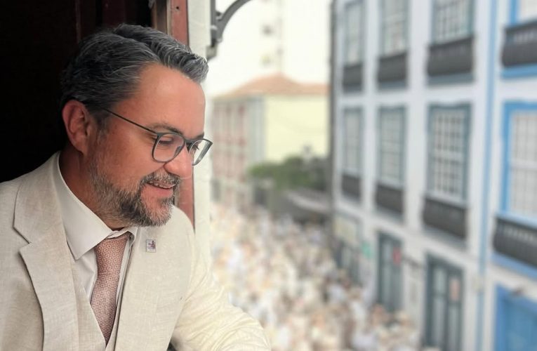 Antona saca pecho del “carnaval seguro” tras Los Indianos y abre el debate sobre baños y tradiciones: “Cero incidentes con 80.000 personas”