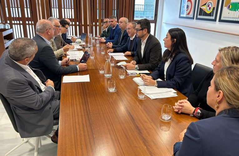 Torres garantiza nuevas obras para La Palma y mantiene la rebaja fiscal mientras el Cabildo reclama agilidad en la reconstrucción