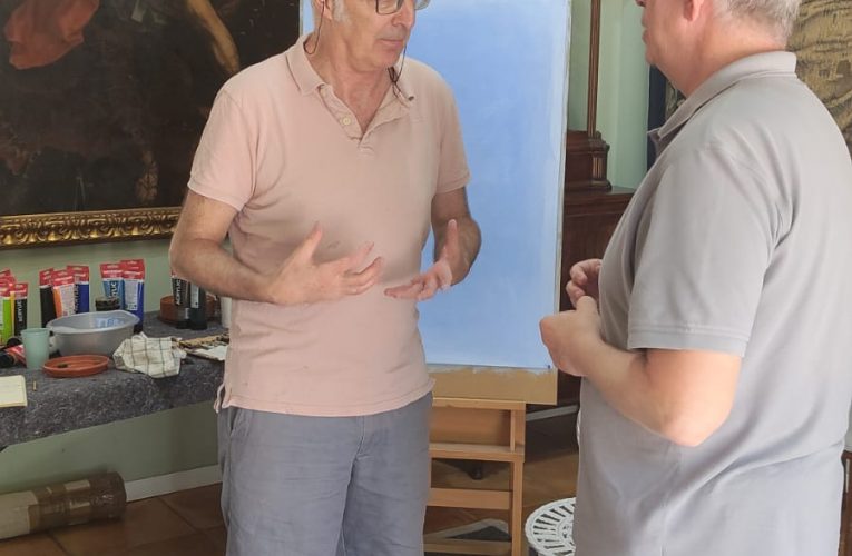 Jorge Fin convierte la Hacienda de Abajo en un taller abierto a la naturaleza y al arte contemporáneo